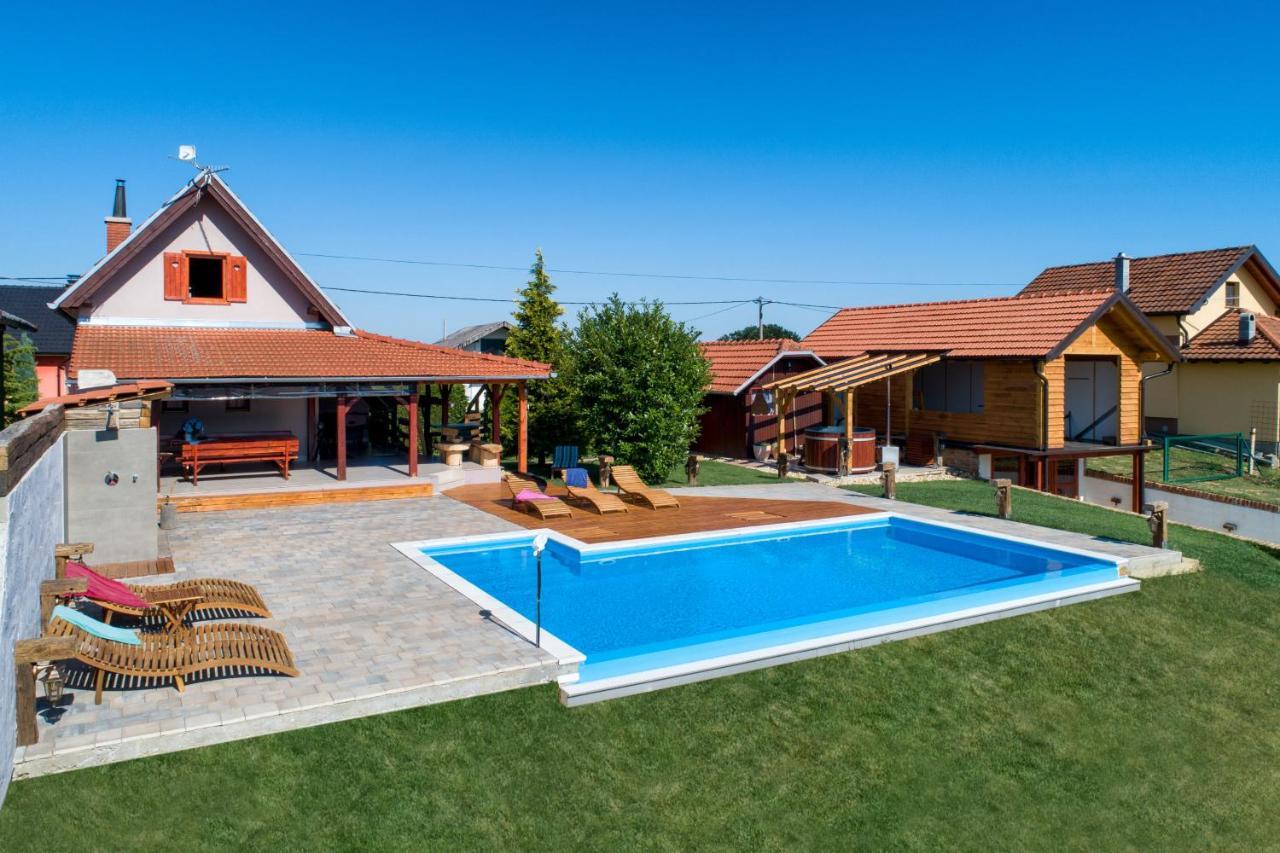 Holiday Homes Dika Sveti Martin Na Muri Dış mekan fotoğraf